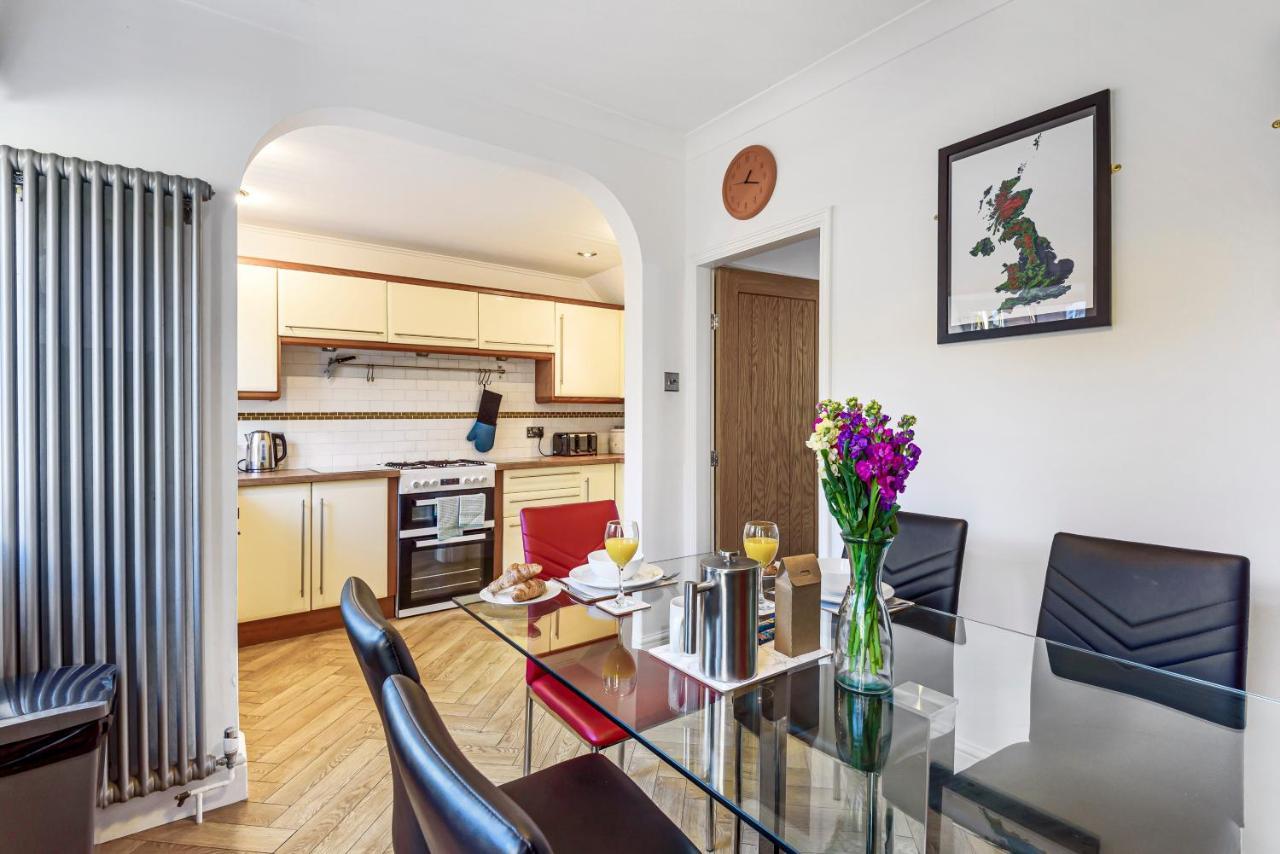 Holiday home Bishy Road Hideaway Near Racecourse *
