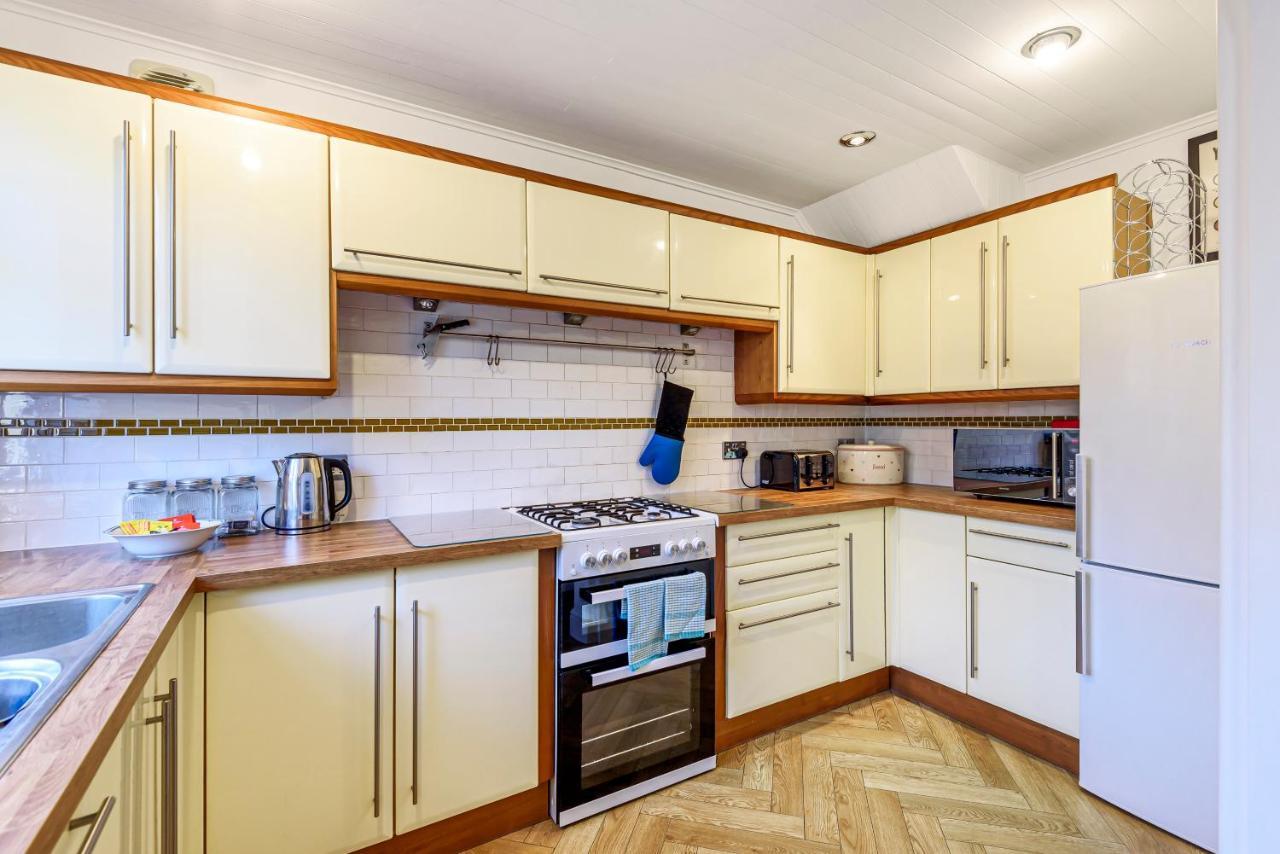 Bishy Road Hideaway Near Racecourse